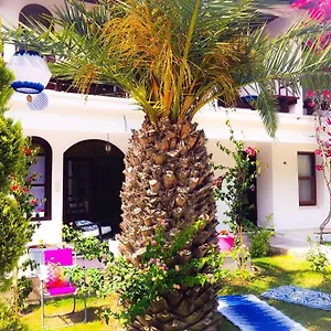 Kiraz Cicegi Butik Otel